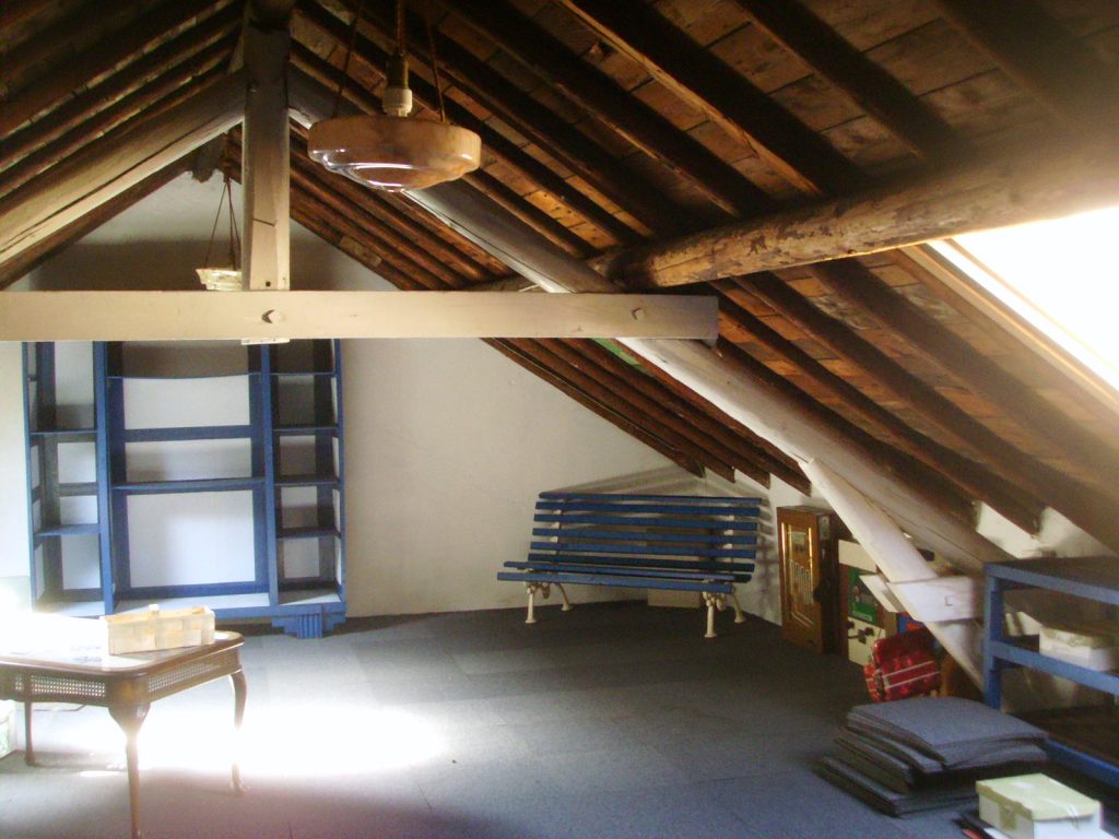 Belvita - grenier avant travaux